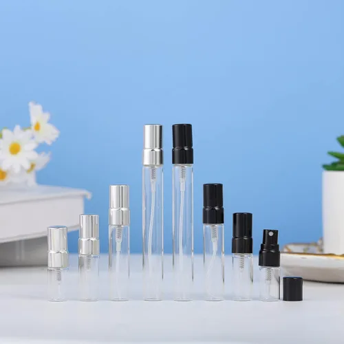 Vista 2 de Mini atomizador recargable transparente de 0.2 fl oz, botella de perfume de viaje, botella vacía hidratante para fiesta, herramienta de maquillaje