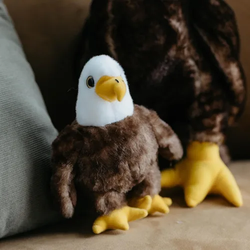 Vista 5 de The Petting Zoo - Peluche de águila calva, juguete de peluche, regalos para niños, colección Wild Onez Babiez Animales del Zoológico, juguete