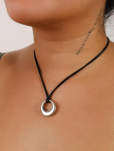 Vista 2 de Sacina Gargantilla gótica bohemia negra con anillo en O, gargantilla negra, collar gótico bohemio, regalo de joyería de Navidad para mujer, Acero