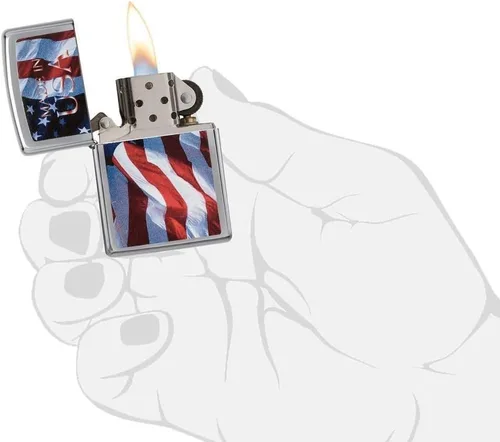 Vista 21 de Zippo encendedores con la bandera de EE. UU.