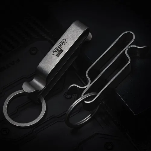 Vista 2 de KeyUnity KM00 Titanium Cinturón Loop Llavero Clip & KA19 Aleación de Titanio Llavero Plano 3 Pcs Set Bundle, plateado