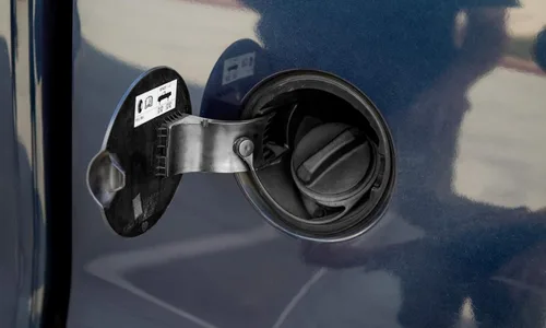 Vista 4 de OxGord Fuel Filler Cuello Cuello Puerta para Ford F150 04-08 - Reemplaza OEM 4L3Z-9927936-BA Gas Tank Pocket con bisagra
