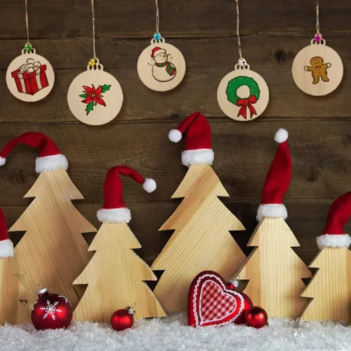 Vista 4 de 60 piezas de rebanadas de madera, adornos navideños de madera de 3.5 pulgadas, círculos de madera preperforados sin terminar para centros de mesa