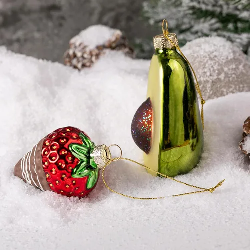 Vista 4 de Adornos de Navidad de cristal, paquete de 2 adornos de aguacate y fresa para árboles de Navidad, adornos de vidrio soplado para colección y regalo