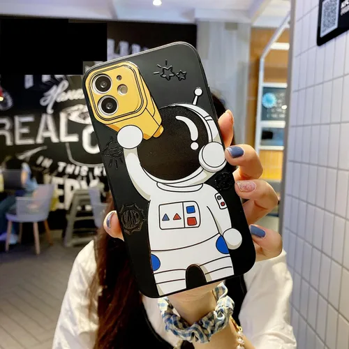 Vista 3 de Yonds Queen para iPhone 7 Plus / 8 Plus, linda funda con diseño de astronauta de dibujos animados, elegante parachoques de TPU suave, protectora