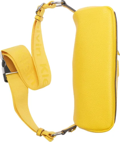 Vista 3 de Calvin Klein Women's Millie Novelty Belt Bag