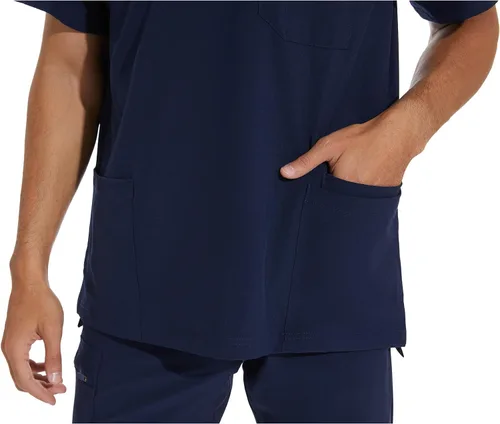 Vista 5 de COZYFIT Conjunto de ropa quirúrgica para hombre camiseta elástica con cuello en V y pantalón deportivo con 8 bolsillos, cintura de yoga, ropa