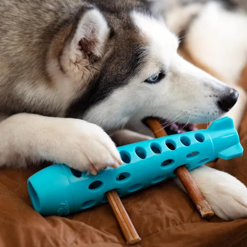 Vista 6 de Messy Mutts Totally Pooched Stuff n Chew Rocket Stick, 10 pulgadas, color verde Juguete para perro de 10 x 2.5 pulgadas de TPR rellenable Rocket