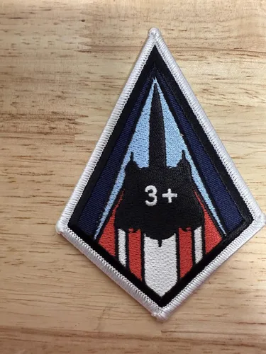 Vista 2 de Skunk Works® SR-71 Blackbird® MACH 3 Patch - Parte trasera de plástico, 4 pulgadas, con licencia