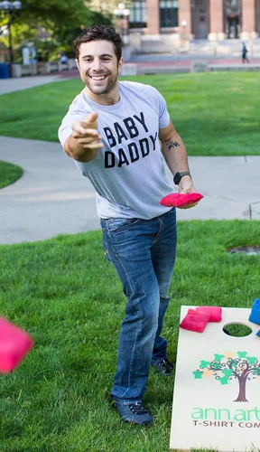 Vista 6 de Baby Daddy Divertida camiseta unisex con humor para el Día del Padre