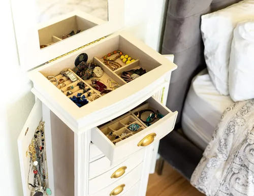 Vista 3 de Hives and Honey Alexa Jewelry Armoire, BLANCO
