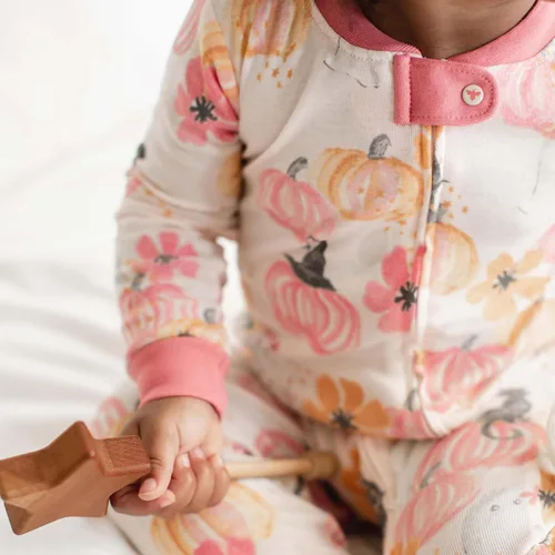 Vista 111 de Burt's Bees Baby Pijama para bebé niña, 100% algodón orgánico, pijama de una pieza, overol diagonal con cremallera, ajuste cómodo