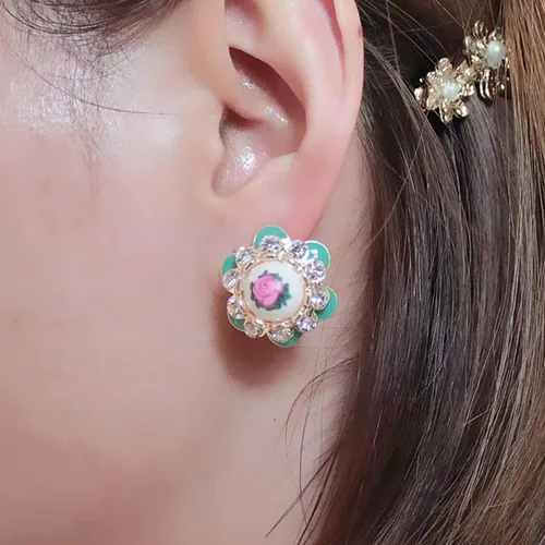 Vista 2 de Aretes de tuerca clásicos con diseño de rosa esmaltada, estilo elegante, diseño de rosa 3D, hipoalergénicos, para mujer