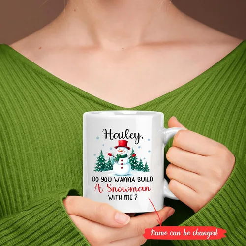 Vista 2 de Taza Personalizada Construcción De Muñeco De Nieve Con Nombre, Taza De Café De Navidad Muñeco De Nieve, Tazas De Árbol De Navidad Personalizadas