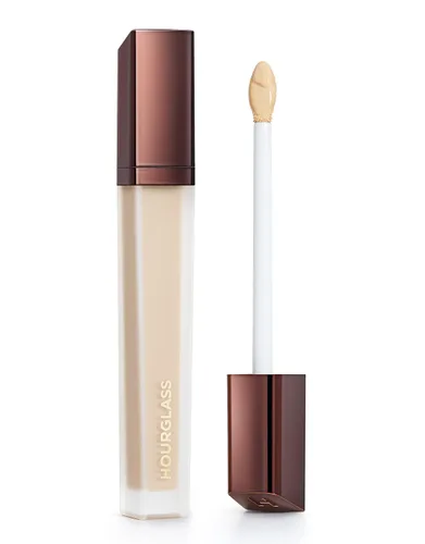 Vista 7 de Hourglass Corrector de aerógrafo Vanish. Corrector ligero e impermeable para un aspecto natural con aerógrafo