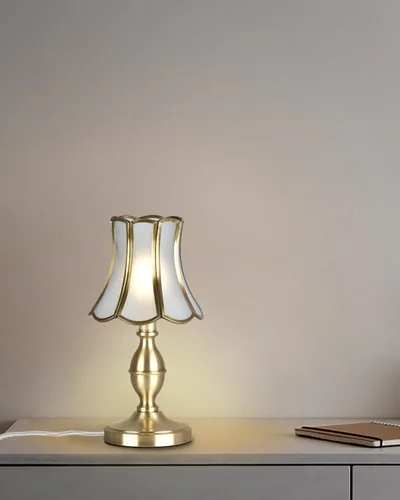 Vista 4 de Lámparas de escritorio retro, base con acabado de latón pulido con pantalla de vidrio esmerilado, pequeña lámpara de mesa para dormitorio, mesita