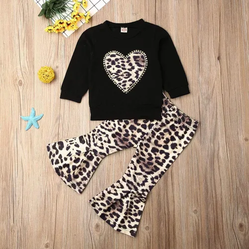 Vista 2 de Conjunto de 2 piezas 3 piezas de ropa de verano para niños pequeños, camiseta con volantes y estampado en forma de corazón