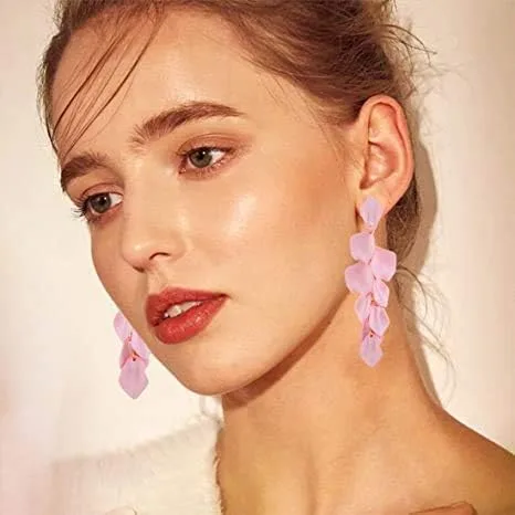 Vista 3 de Aretes largos de acrílico con pétalos de rosa, aretes bohemios de resina para regalos de mujer