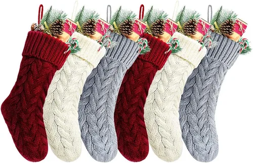 Vista 9 de Calcetines de Navidad, tejidos, únicos, color blanco, borgoña y marfil.