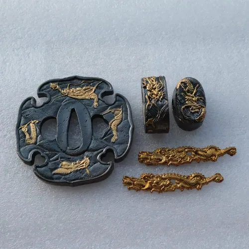 Vista 12 de Espada samurái japonesa Koshirae-Tsuba Fuchi Kashira Menuki Cobre chapado en oro