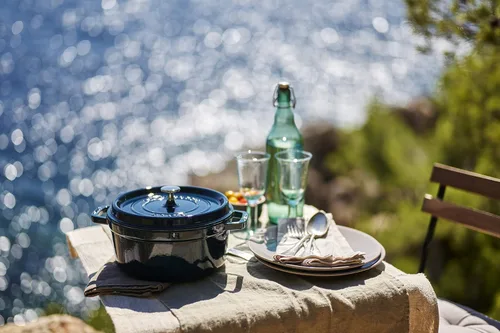 Vista 7 de Staub Cocotte Redondo 9.4 in La Mer