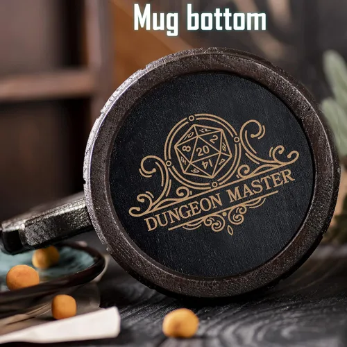 Vista 4 de Taza DnD. Taza gamer. Jarra de cerveza de madera. Regalo para novio. Taza de cerveza de madera Stein. D&D Tankard. Regalo friki. Regalos