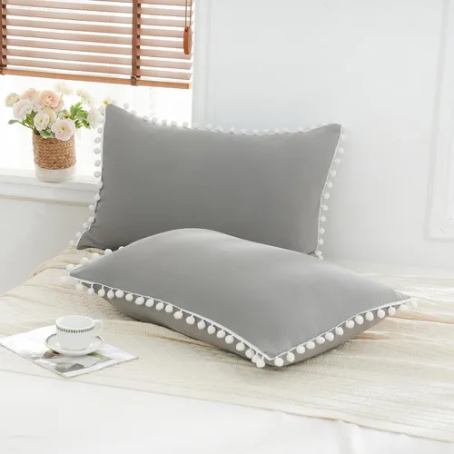 Vista 19 de Juego de 2 fundas de almohada con pompones color verde aguacate, tamaño Queen estándar, 100% microfibra lavada, funda de almohada con flecos de bola