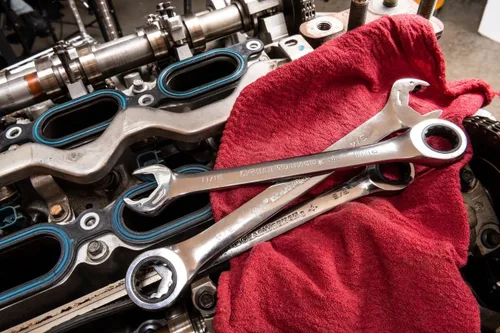 Vista 6 de GEARWRENCH - Juego de 8 piezas de llaves combinadas de trinquete con extremo abierto de 12 puntos SAE - 85599