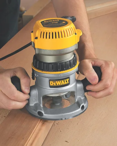 Vista 3 de DEWALT Router, velocidad variable, base fija, 2-14 HP (DW618K) , amarillo