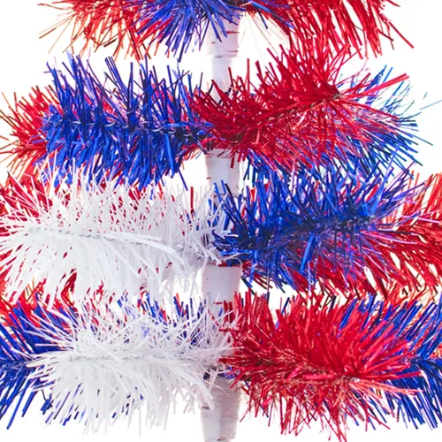 Vista 2 de Árbol de Navidad para el 4 de julio, cepillo de oropel mixto rojo, blanco y azul, estilo plumas, con base base, 18 pulgadas