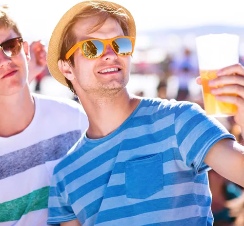 Vista 2 de SUNOVELTIES Gafas de sol de color neón clásicas a granel, lentes espejadas para hombresmujeres, gafas de cumpleaños, playa, piscina, fiestas