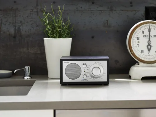 Vista 2 de Tivoli Audio Modelo uno radio Bluetooth AM/FM (Negro ceniza/Plata)