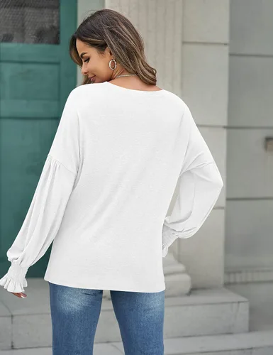 Vista 3 de MEROKEETY Blusa holgada de manga larga con cuello redondo y puños fruncidos para mujer 2024
