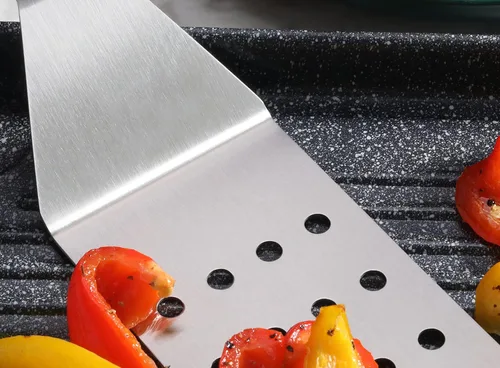Vista 7 de New Star Foodservice 36176 Espátula y volteador de parrilla con mango de plástico flexible, 36,8 cm, perforado, blanco
