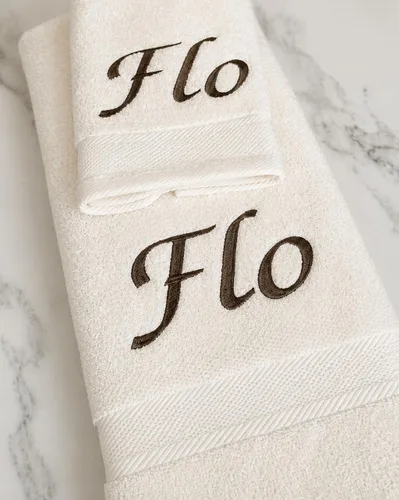 Vista 6 de Liberty21 Juego de toallas de baño y manos personalizadas con monogramas. Toallas bordadas personalizadas. El juego incluye 1 toalla de baño y 1