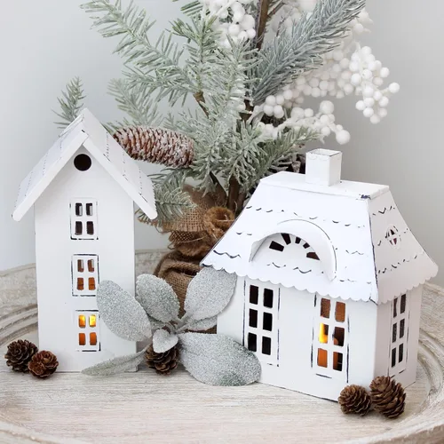 Vista 4 de AuldHome Design Casas de lata decorativas de granja (juego de 3, blanco); linterna de vela decorativa para vacaciones, aldea de Navidad o soporte