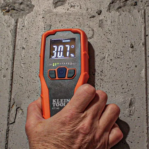 Vista 8 de Klein Tools Medidor de humedad ET140 sin pines para detección de humedad no destructiva en paneles de yeso, madera y mampostería; detecta hasta 3/4