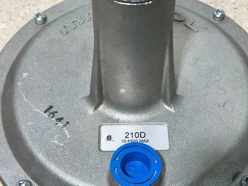 Vista 2 de 210D-1-1/2 1-1/2 "Regulador del aparato de gas, aluminio, presión de entrada de 10 psi