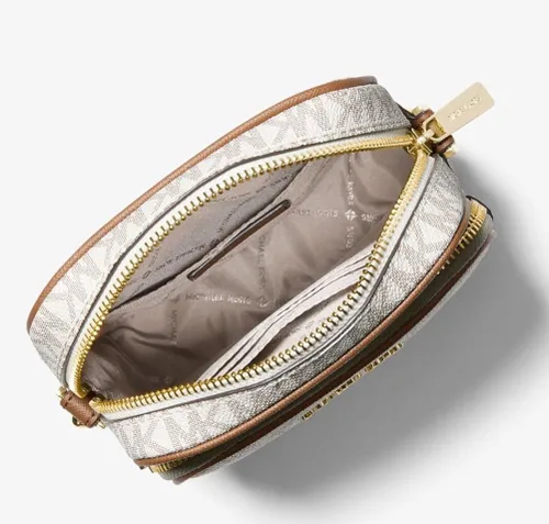 Vista 6 de Michael Kors Jet Set Travel Signature Bolsa mediana de PVC para vuelo