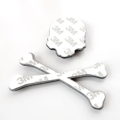Vista 4 de emblema 3D, logotipo, calcomanía, insignia de calavera y huesos cruzados y piratas de metal cromado para Suzuki Kawasaki Harley Yamaha Honda Cromo