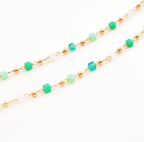 Vista 4 de FUTIMELY Gargantilla de cuentas verdes bohemias para mujeres y niñas, collar de gargantilla de cuentas redondas cuadradas de cuentas verdes frescas