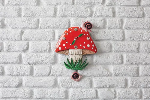 Vista 3 de Enesco Allen Designs Fun-Guy - Reloj de pared con péndulo esculpido de hongos y caracoles del bosque, 11.61 pulgadas, multicolor