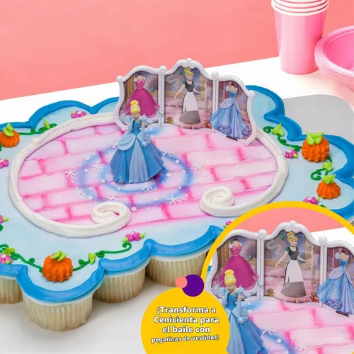Vista 3 de DecorSet® Disney Princess Cenicienta Transforms Decoración para pastel, juego de 4 piezas para pastel de cumpleaños con figura y pegatinas de vestido