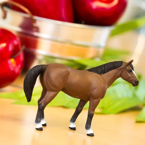 Vista 2 de Safari Ltd. American Quarter Horse Gelding Figurine - Figura de modelo realista de 5 pulgadas, juguete educativo para niños, niñas y niños a partir