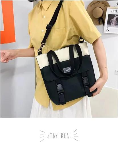 Vista 3 de Mochila Kawaii Kawaii Colgantes y Pines Accesorios Juego de 4 piezas con insignia y colgante, bolsa de hombro, estuche para lápices, bolso (negro)