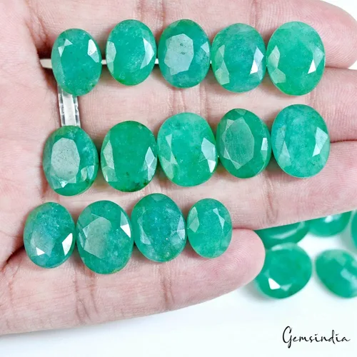 Vista 5 de gemsindia 155.50 quilates Natural Top Verde Colombiano Esmeralda Tallada Anillo Tamaño de la mejor piedra preciosa 20 piezas Tamaño 0.472-0.591in