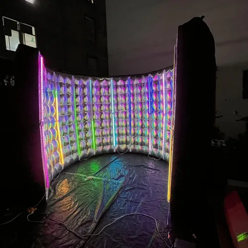 Vista 2 de Cabina de fotos inflable 360 con 24 piezas de tubo de luz LED y ventilador de aire para cabina de fotos telón de fondo para fiesta, boda, cumpleaños