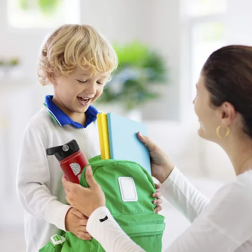 Vista 4 de Botella de agua personalizada para niños con sorbete y tapa, sin grabado. Botella de agua personalizada con nombre para niños, 18 onzas, 9
