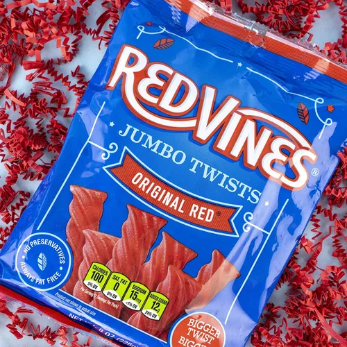 Vista 6 de Red Vines Regaliz jumbo, sabor rojo original, bolsas de 8 onzas (paquete de 12), suaves y masticables dulces Twists