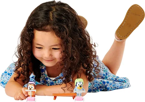 Vista 4 de Bluey Vehículo 2-Pack, 2.5-3" Bingo Figuras Articuladas - Scooter Time